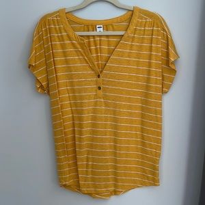 Yellow short sleeve shirt